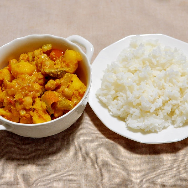 ヨーグルトのダールカレー（豆と野菜のカレー）